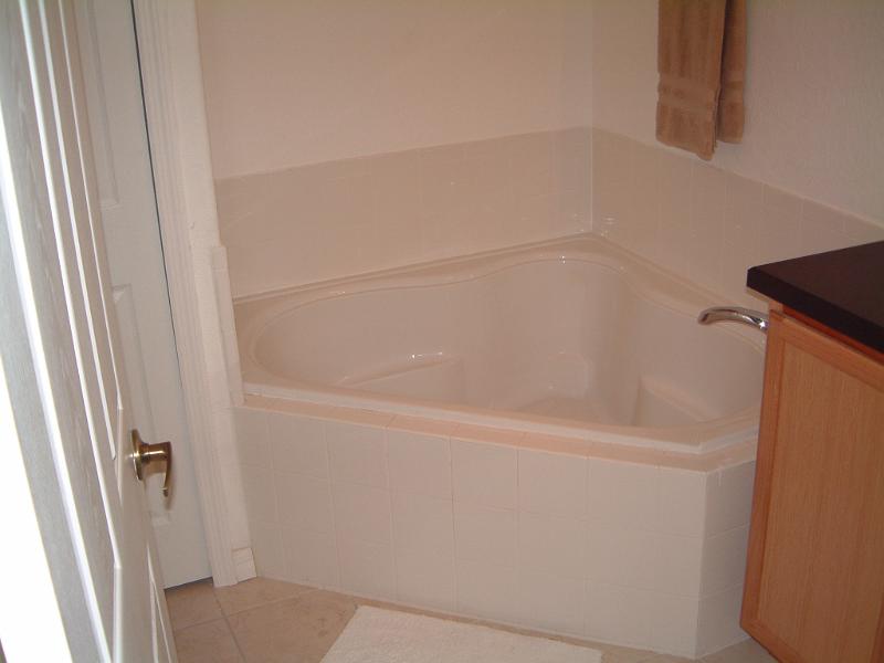 01Bathroom Before.JPG